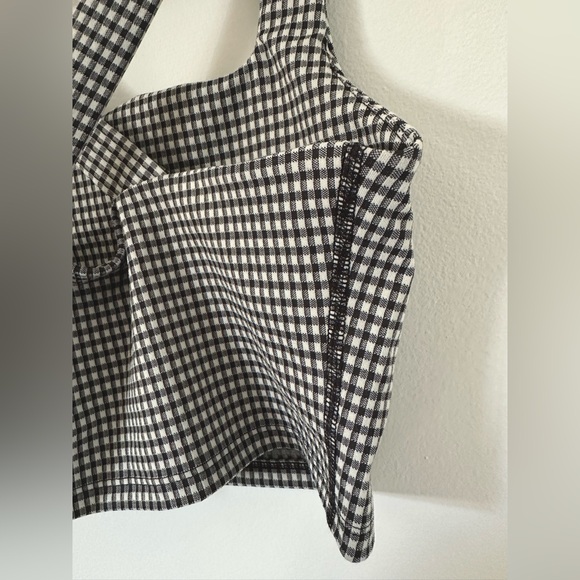 NWT Nike Yoga Women's Black and White Cropped Gingham Tank Sports Bra SIZE M - Picture 11 of 13